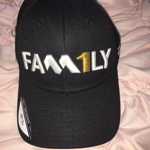 Taylormade “fam1ly” hat BRAND NEW